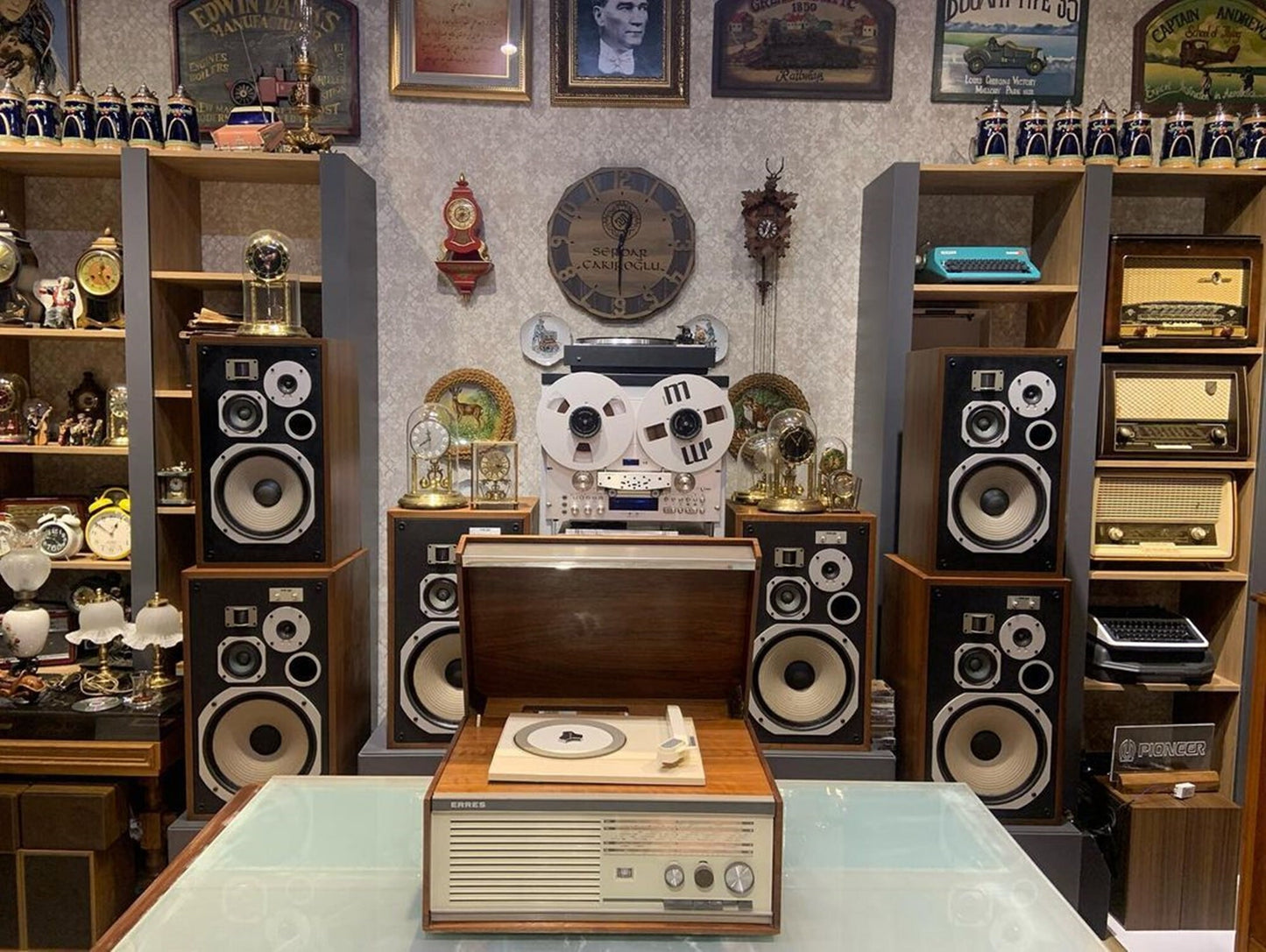 Erres lamp Radio with record   | Vintage Radio | Orjinal Old Radio | Antique Radio | Lamp Radio | ERRES Radio Bakelite safe, Turntable