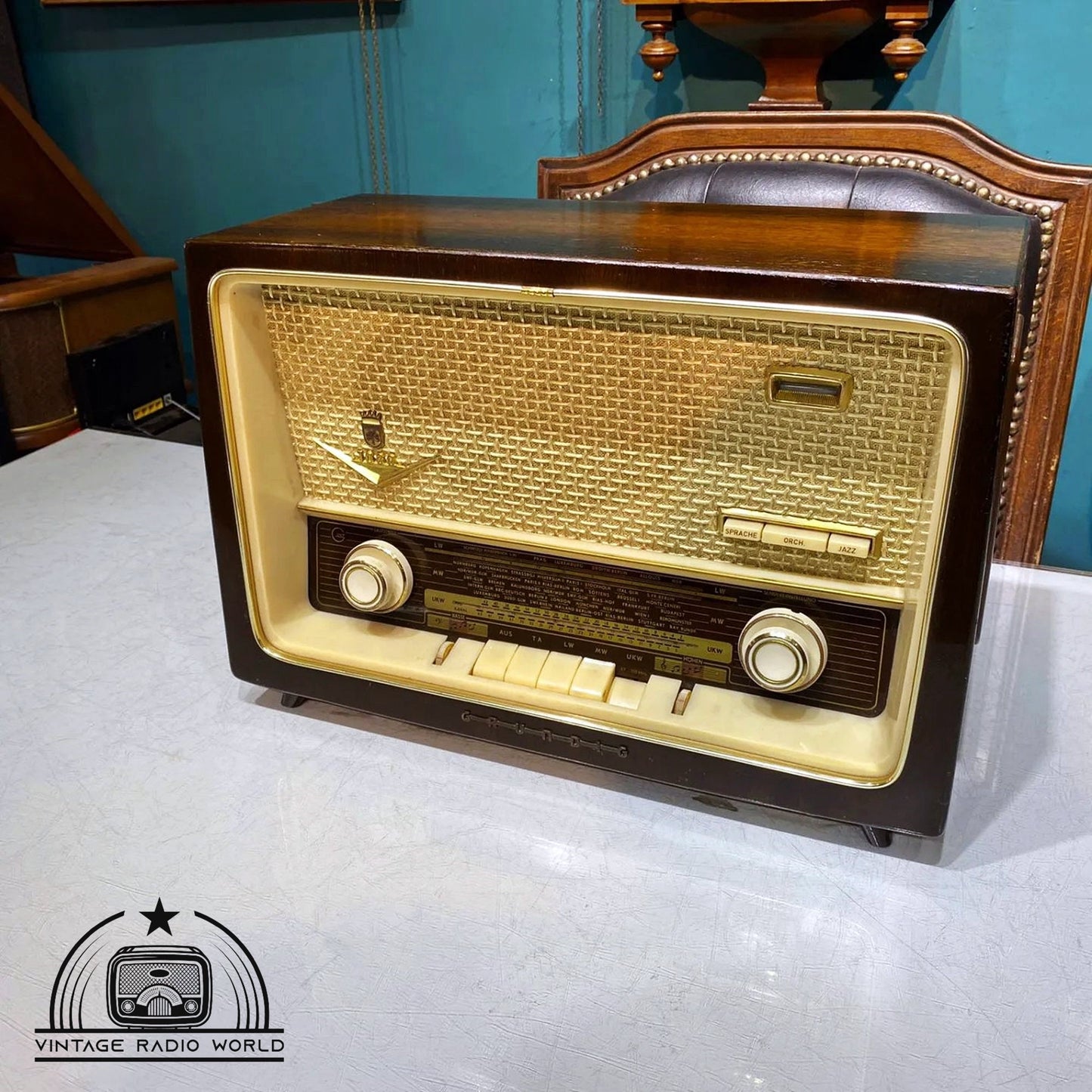 Grundig 1088 - Authentic Vintage Radio, Original Classic, Lamp Radio - Experience Nostalgia with Grundig 1088