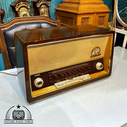 Vintage Loewe Opta Magnet Radio | Original Old Radio | Antique Radio | Classic Lamp Radio | Retro Loewe Opta Collectible