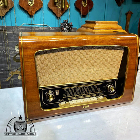 Vintage AEG 3034 Radio | Original Old Radio | Antique Radio | Classic Lamp Radio | Retro AEG Collectible