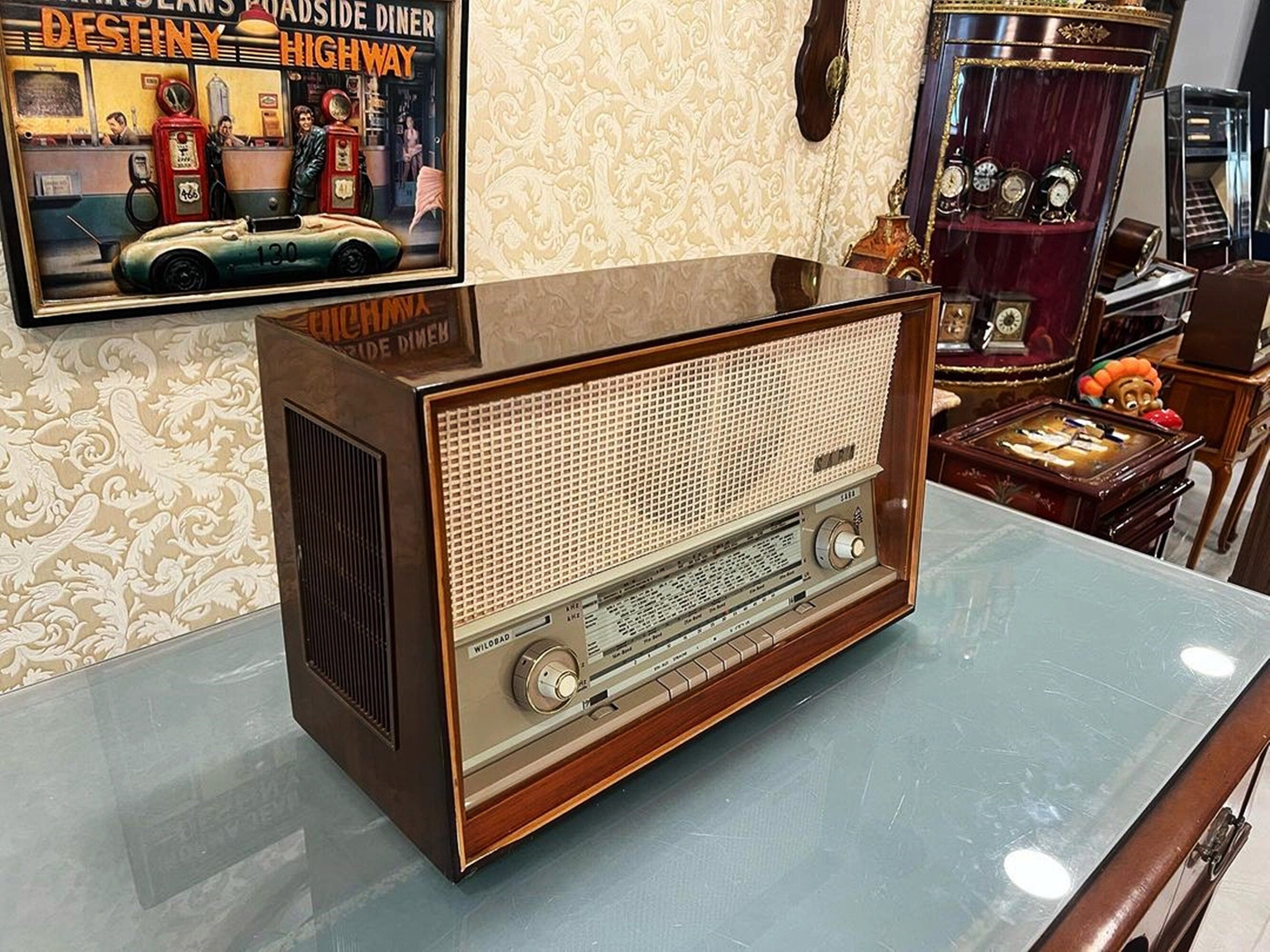 Saba Radio - Vintage Radios & Classic Audio Equipment – Typewriter World