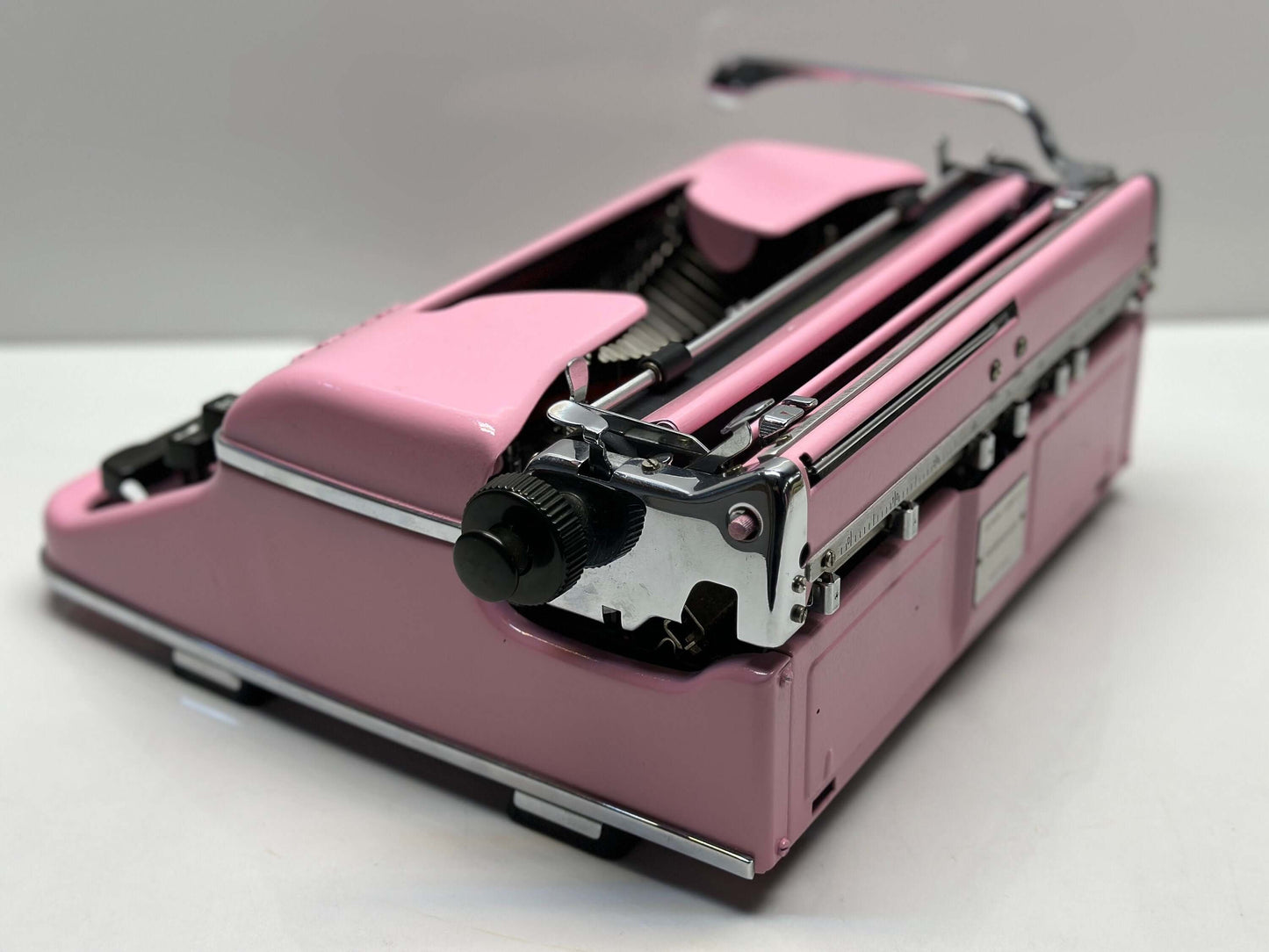 Elegant Pink Olympia SM3 Typewriter with Matching Pink Bag - A Fusion of Style and Functionality