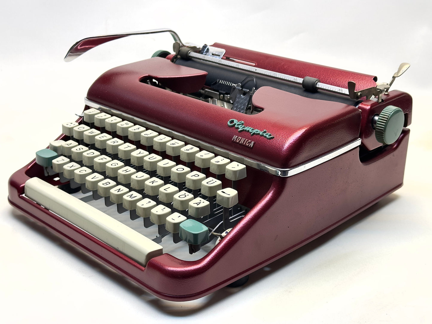 QWERTY Olympia SM4 Typewriter - Red Beauty, A Perfect Gift Choice for Writers and Enthusiasts