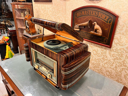 Explore the Charms of the French Tube Radio with Turntable – A Vintage Marvel in Impeccable Condition.