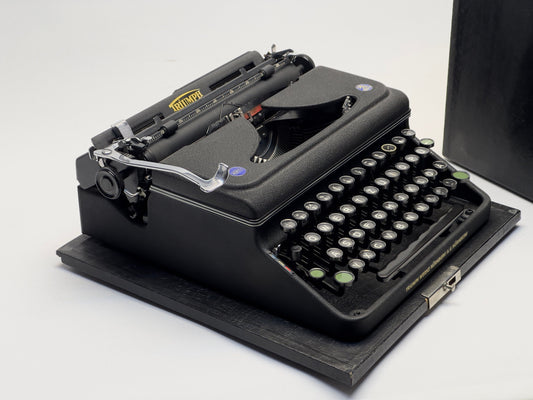 Adler Triumph Typewriter - 1940 Model with QWERTZ Layout and Glass Black Keys - Antique Typewriter - Working Typewriter