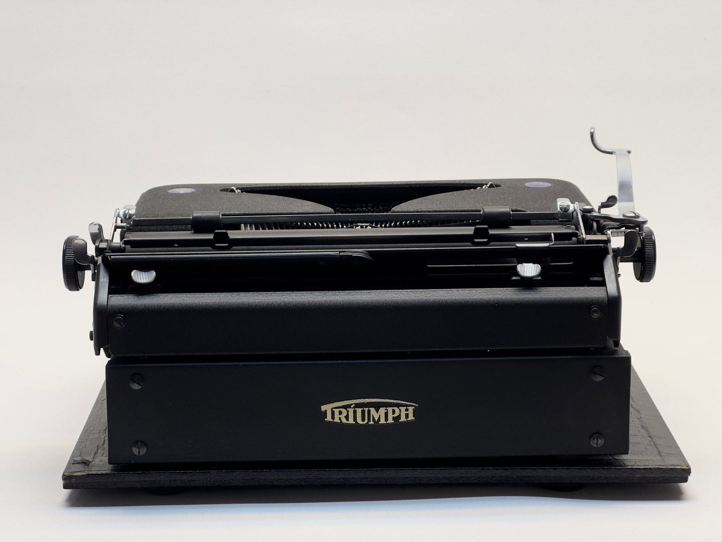 Adler Triumph Typewriter - 1940 Model with QWERTZ Layout and Glass Black Keys - Antique Typewriter - Working Typewriter