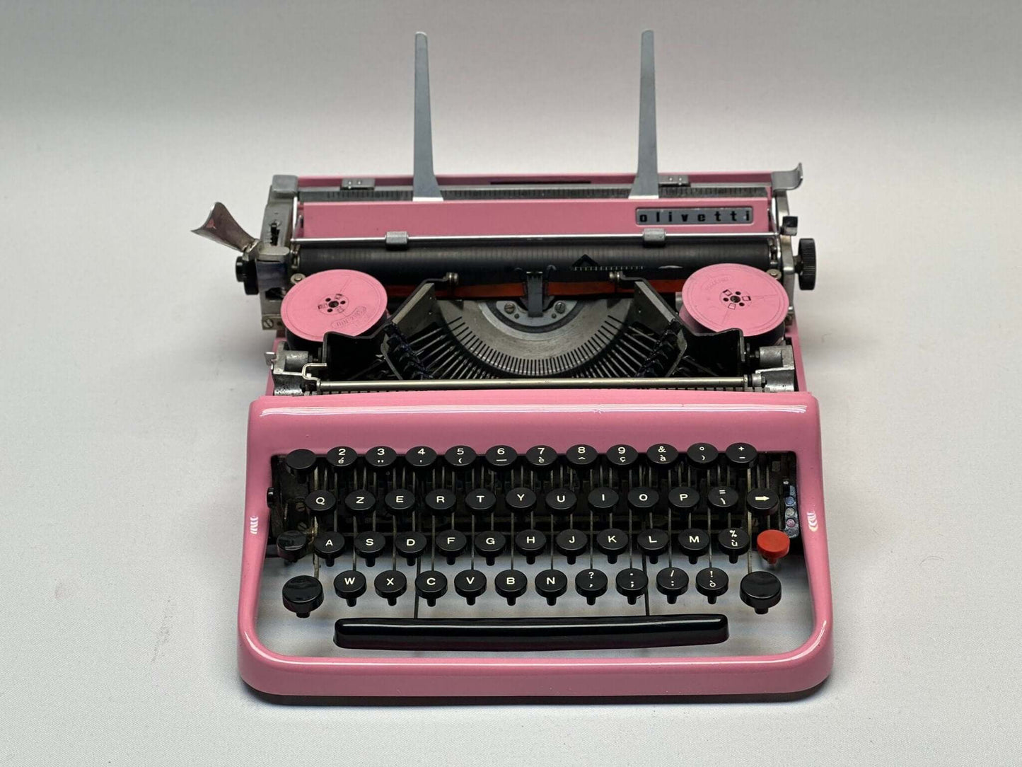 Rare! QWERTY Olivetti Lettare 32 Typewriter - Vibrant Pink Design - Antique Typewrter - Old Typewriter  - Best Gift - Antique Gift