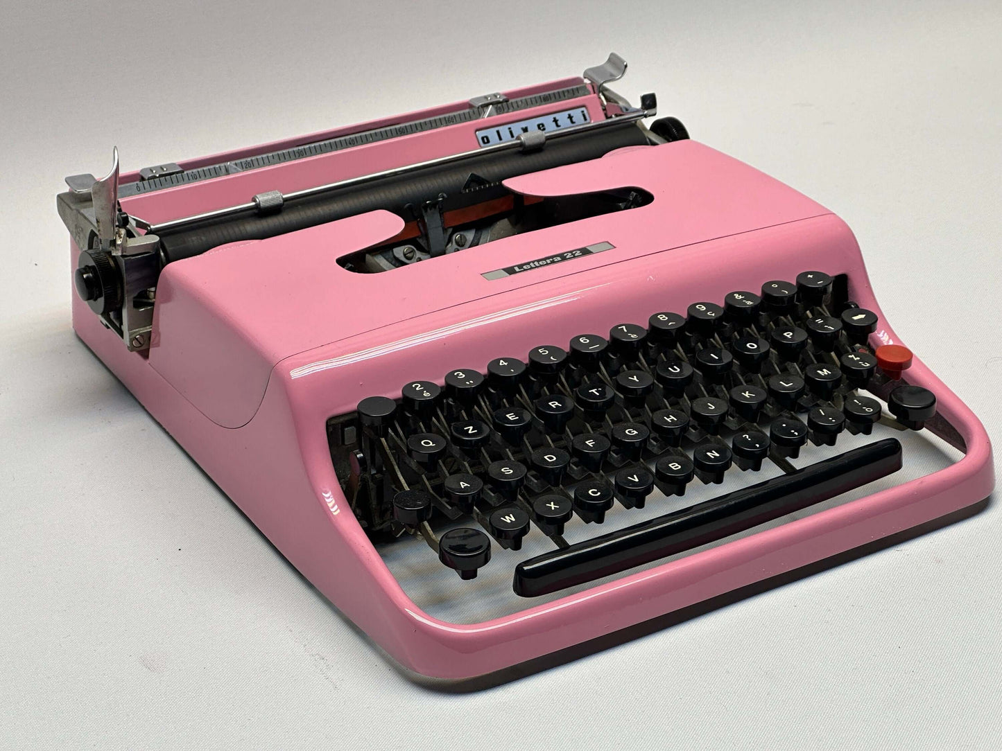 Rare! QWERTY Olivetti Lettare 32 Typewriter - Vibrant Pink Design - Antique Typewrter - Old Typewriter  - Best Gift - Antique Gift