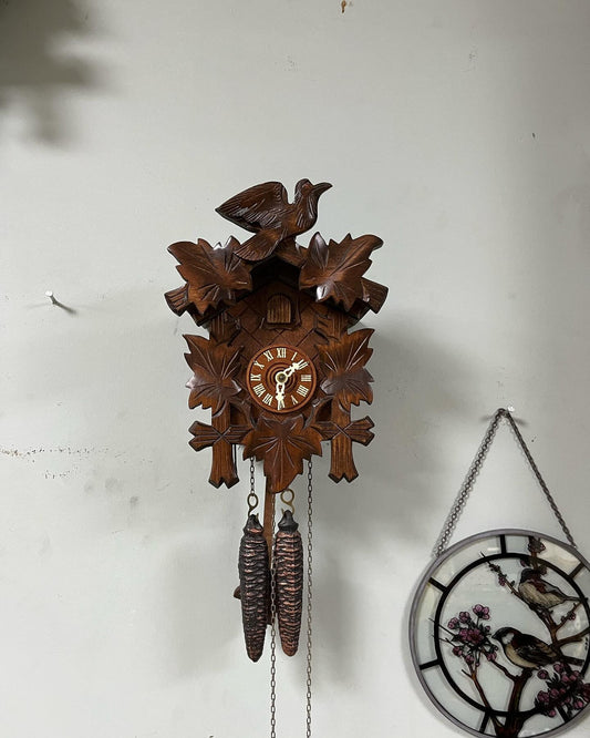 Antique Cuckoo Clock with Wind-Up Mechanism and Wooden Case | 22x17 cm | Collectible Vintage Timepiece