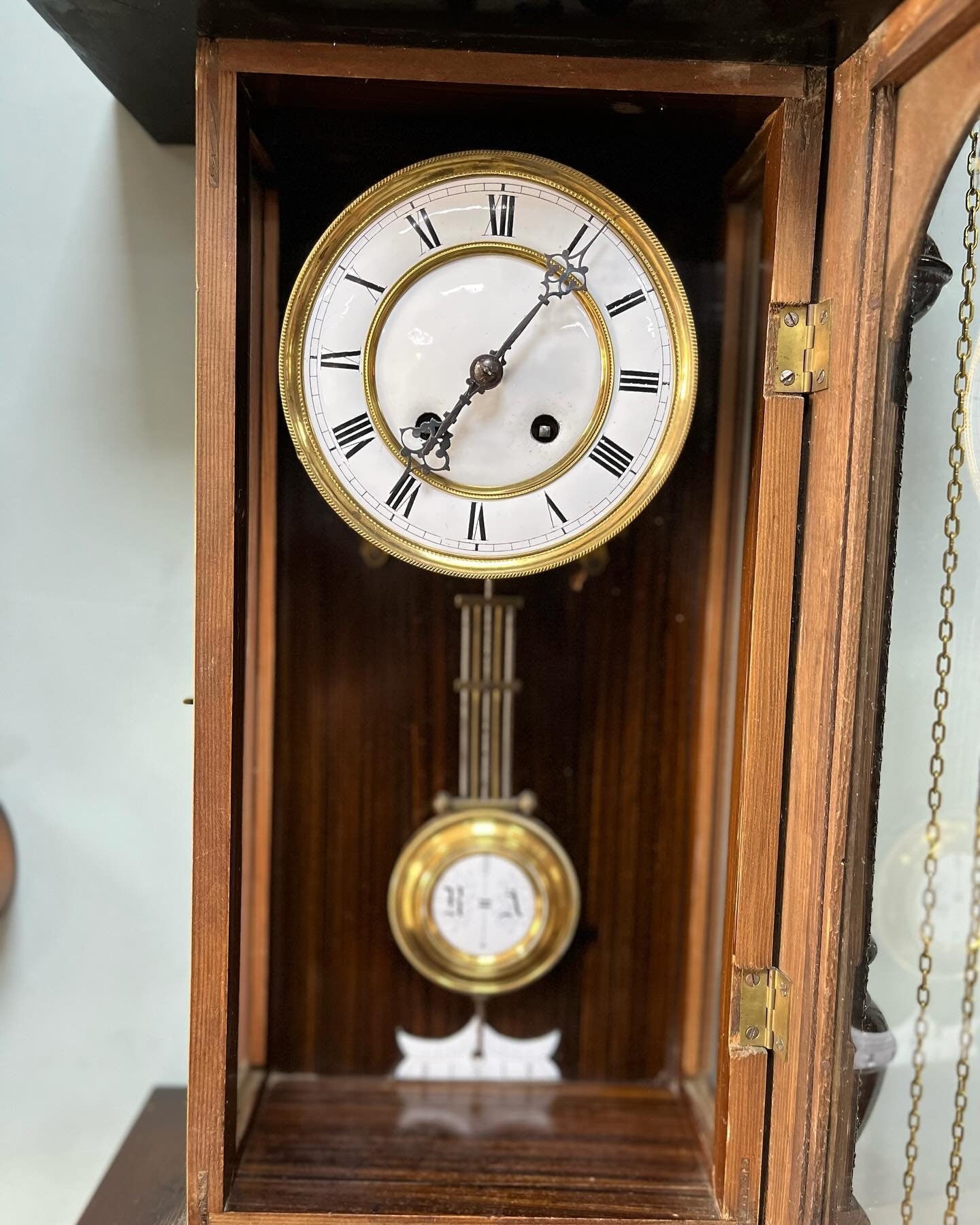 Antique Wind Up Wooden hotsell Clock