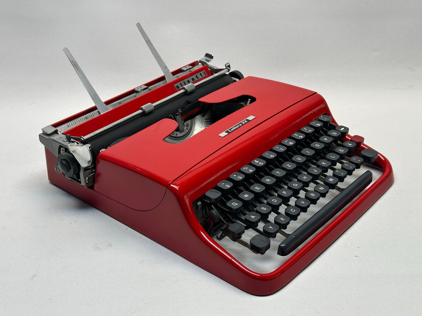 Olivetti Lettera 32 Typewriter | Vibrant Red Design | Antique Typewriter | Best Gift