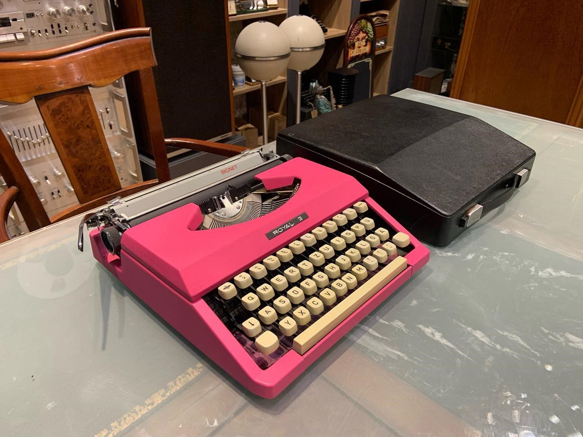 Royal MAT PINK Typewriter | Vintage Elegance | Classic Old Typewriter,typewriter working