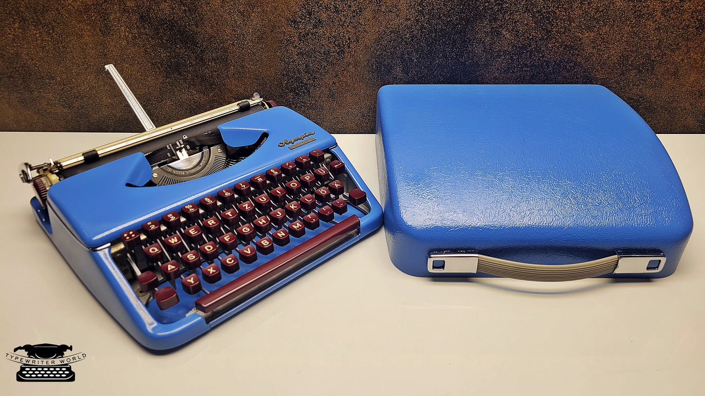 Vintage Olympia Splendid 33/66 İce Blue Typewriter with Matching Case and Mechanical Burgundy Keyboard | Rare Writing Machine for Collectors